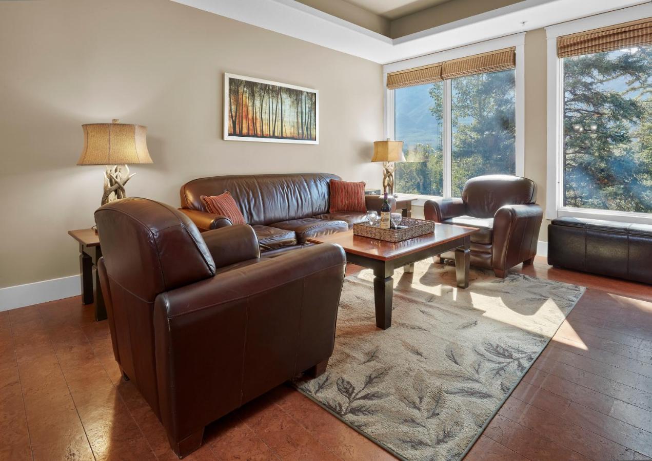 Star Suite -Luxurious Condo With 3 Fireplaces, And Open Pool! Canmore Exterior photo